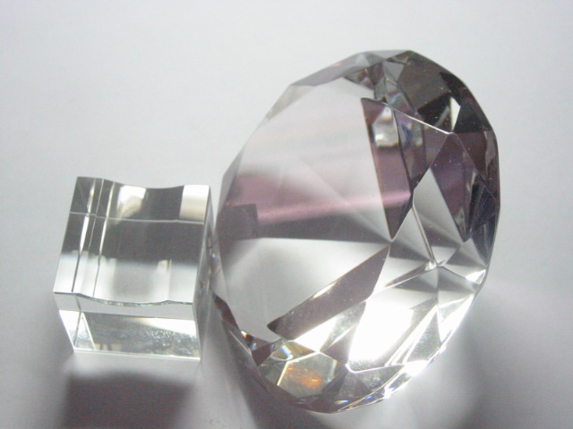 1X New Clear Taper Crystal Ball 100mm - Click Image to Close