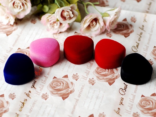 10 Heart Jewellery Ring Display Case Mixed Colour 10 Heart Jewellery Ring Display Case Mixed Colour
