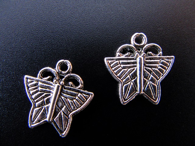 100 Silver Plated Metal Butterfly Beads Pendants 17x17mm 100 Silver Plated Metal Butterfly Beads Pendants 17x17mm