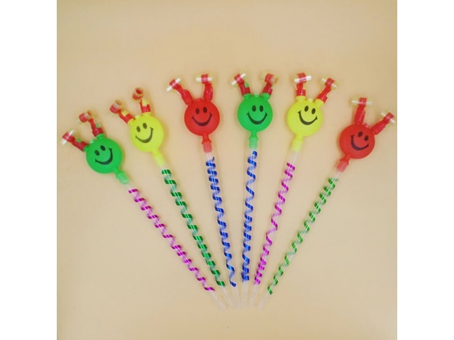 40 New Funny Smile Face Blower For Market Stall - Click Image to Close