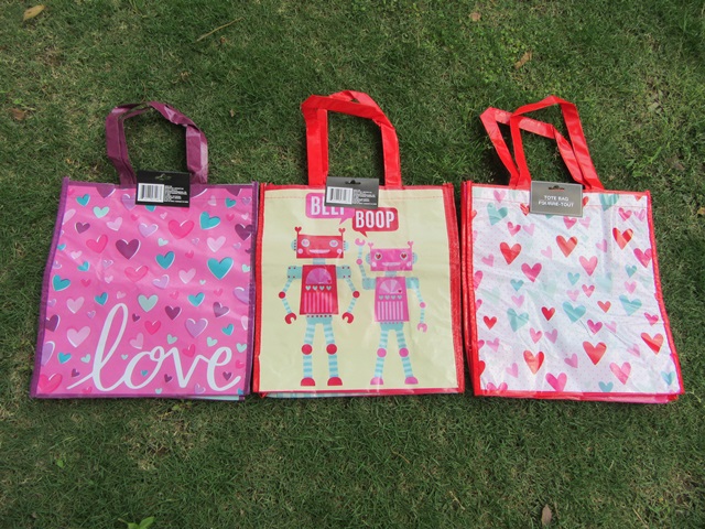 24Pcs New Non-woven Shopping Tote Bag 3 Designs 24Pcs New Non-woven Shopping Tote Bag 3 Designs