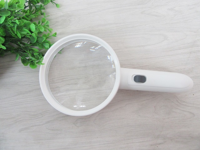 1Pc LED Hand Held 3x Magnifying Glass Lens Magnifier Loupe 1Pc LED Hand Held 3x Magnifying Glass Lens Magnifier Loupe