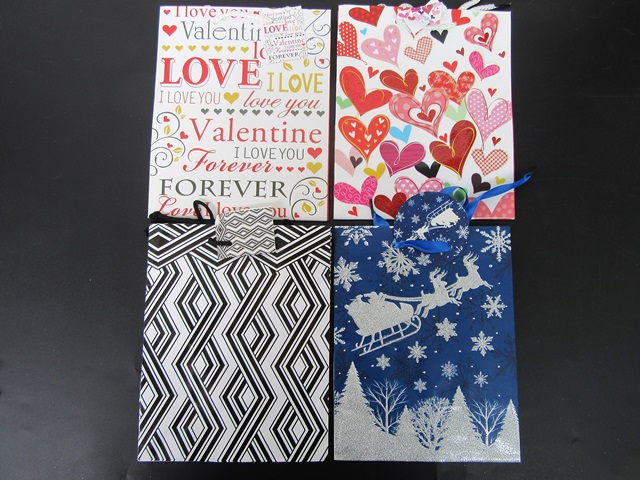 12Pcs Paper Shopping Bags Gift Bags 18.2x10x22.7cm Assorted 12Pcs Paper Shopping Bags Gift Bags 18.2x10x22.7cm Assorted