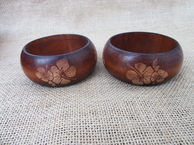 12Pcs Natural Wooden Laser Flower Bangle Bracelets 74mm Dia. 12Pcs Natural Wooden Laser Flower Bangle Bracelets 74mm Dia.
