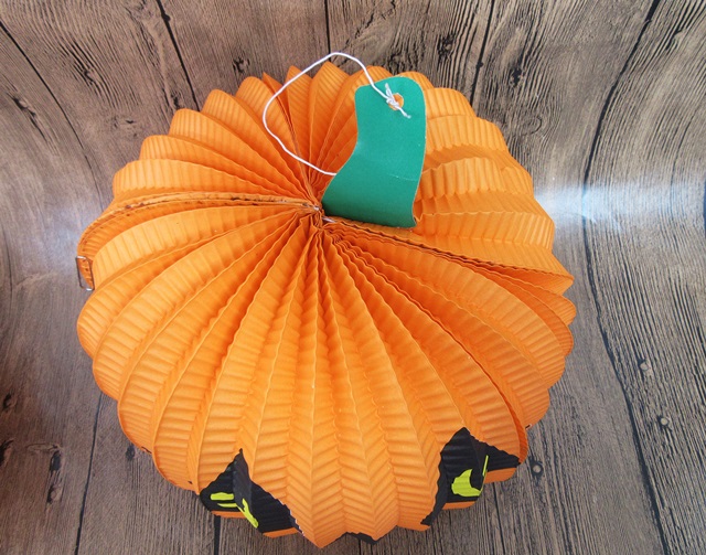 10Pcs Halloween Party Decor Paper Pumpkin Shape Lantern 25cm Dia - Click Image to Close