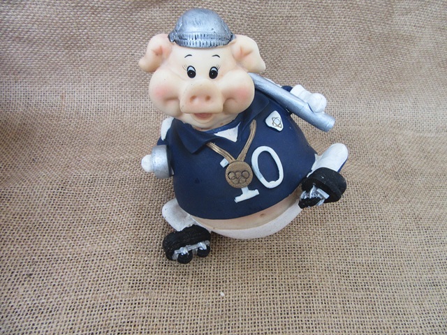 3Pcs Piggie Sportsman Ornament Figurine Desktop Home Decoration - Click Image to Close