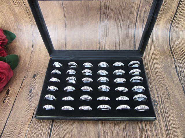 36Pcs Fashion Rings Assorted Size with Display Case - Click Image to Close