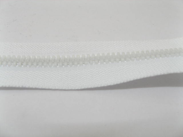 50Strands X 70 Centimeters White Coil Zipper Tape Chain - Click Image to Close
