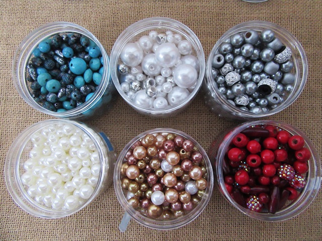 4Packets X 130Grams Boxed Assorted Beads for Jewellery Making - Click Image to Close