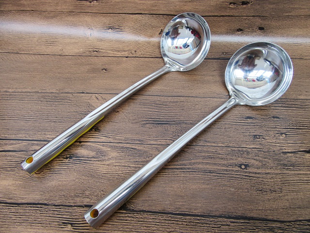1Pc Soup Ladle Stainless Steel Serving Kitchen Utensil Sever Spo