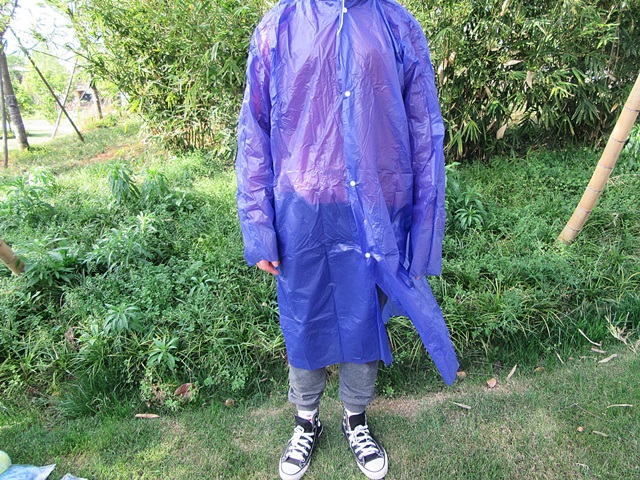 5Pcs HQ Adult Plastic Disposable Raincoats Purple - Click Image to Close