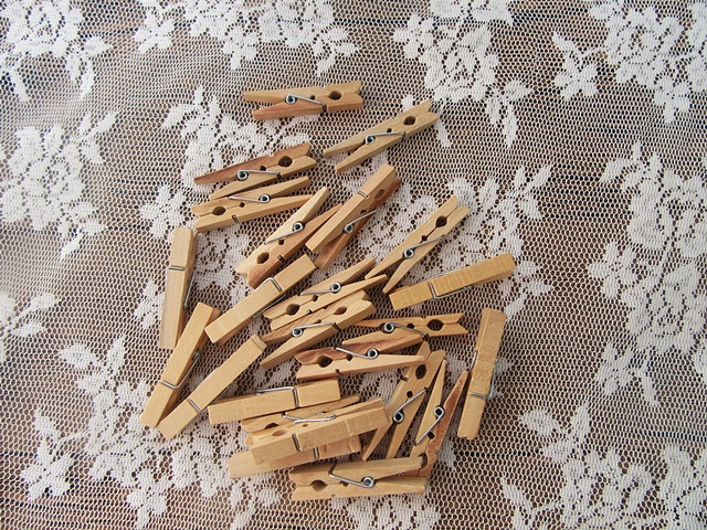 6Pkts X 24Pcs Wooden Photo Paper Clip Clothes Pegs 5cm Long - Click Image to Close