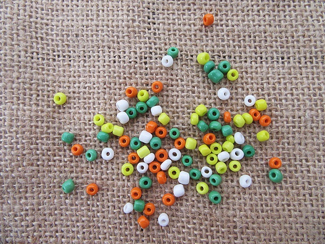 20Pkts X 100Pcs Glass Seed Beads 4-5mm Mixed Color - Click Image to Close
