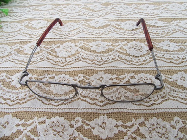 1Pc Clear Folding Foldable Reading Glasses 200+ with Case 1Pc Clear Folding Foldable Reading Glasses 200+ with Case