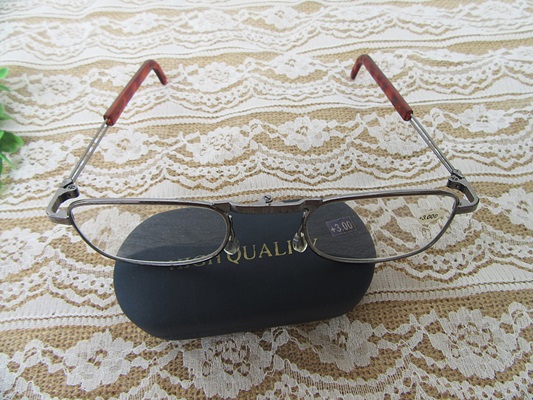 1Pc Clear Folding Foldable Reading Glasses 300+ with Case - Click Image to Close