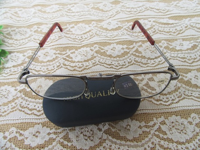 1Pc Clear Folding Foldable Reading Glasses 300+ with Case 1Pc Clear Folding Foldable Reading Glasses 300+ with Case