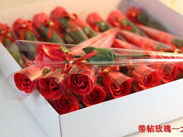 60Pcs Red Bath Artificial Rose Soap Flower Mother's Day Valentin 60Pcs Red Bath Artificial Rose Soap Flower Mother's Day Valentin