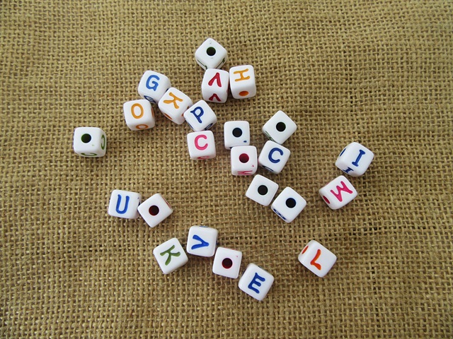 100Pcs Colorful Words on White Alphabet Letter Beads Cube Loose - Click Image to Close