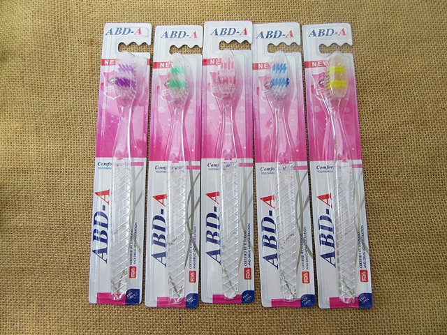 30Pcs New Different Color of Adult Morning Kiss Toothbrush - Click Image to Close