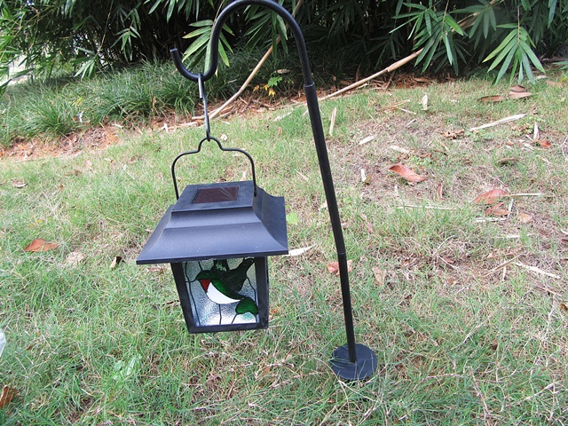 1Set Humming Bird Stained Glass Lantern Solar Powered 1Set Humming Bird Stained Glass Lantern Solar Powered
