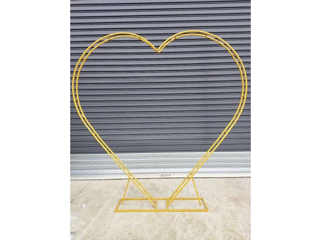 1X Golden Heavy Duty Large Double Heart Garden Wedding Arch - Click Image to Close