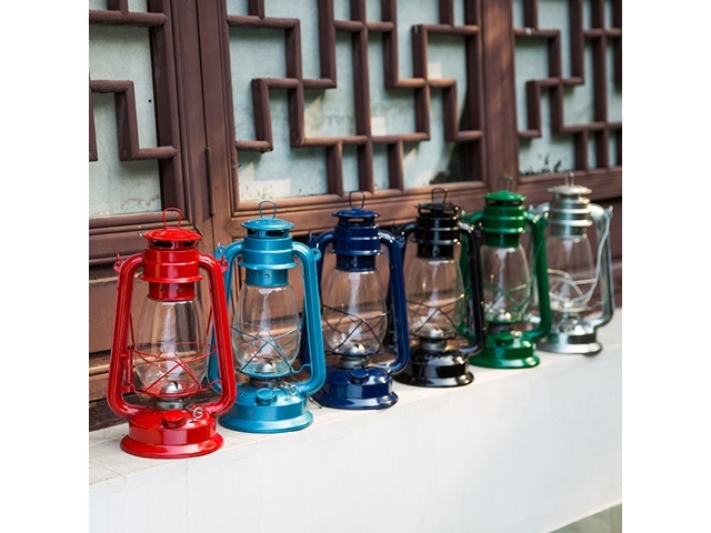 4Pcs Camping Lantern Kerosene Hurricane Lamps Randomly Color - Click Image to Close