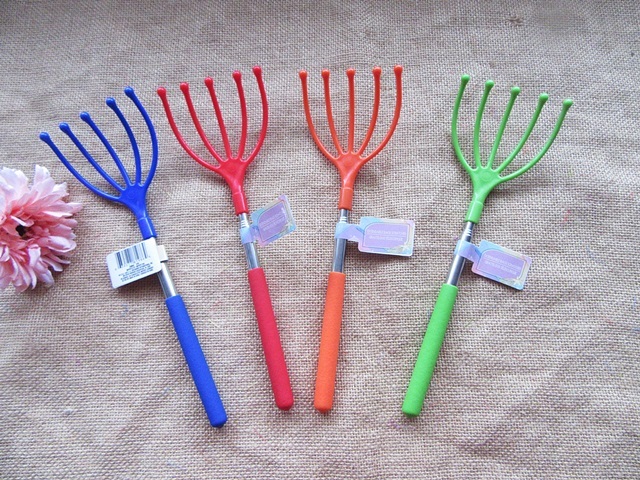 (image for) 6Pcs Extendable Adjustable Length Stick Back Scratcher Hand