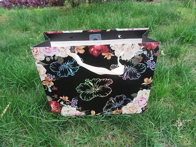 6Pcs Black Flower Artistic Design Paper Gift Shopping Bag - Click Image to Close