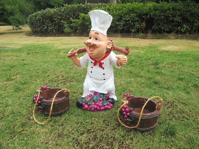 1Pc Chef Selling Grapes Statue Figures Decoration Room Display - Click Image to Close