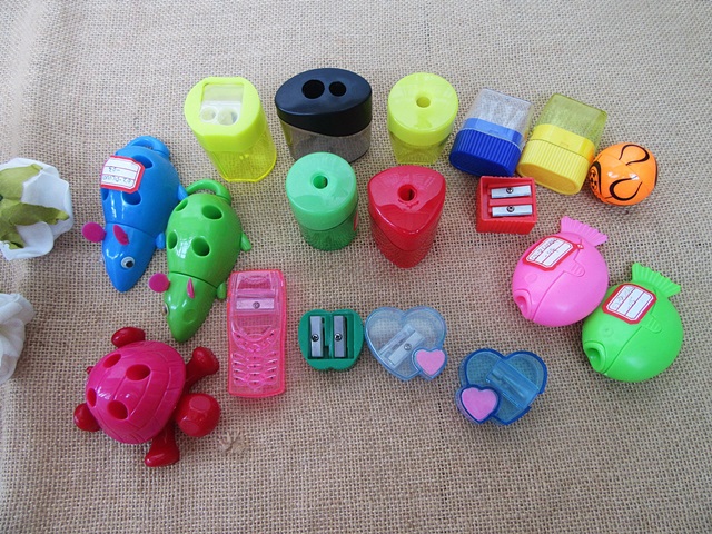 20Pcs Cute Pencil Sharpener Stationery Supplies Assorted - Click Image to Close