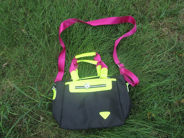 1Pc New 2 Usage Handbag Sling Bag Randomly Color - Click Image to Close