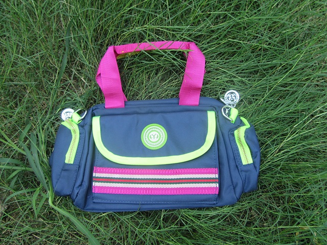 1Pc New Useful 2 Usage Handbag Sling Bag Randomly Color - Click Image to Close