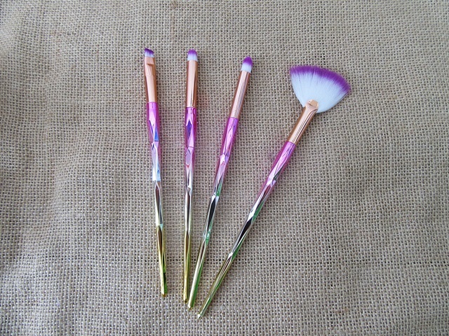 4Pcs Makeup Brushes Eye Shadow Blending Eyeliner Eyelash Brusher 4Pcs Makeup Brushes Eye Shadow Blending Eyeliner Eyelash Brusher