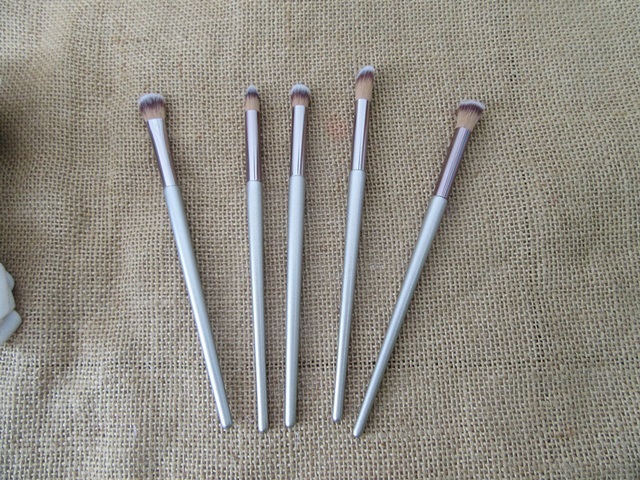 5Pcs Silver Makeup Brushes Eye Shadow Blending Eyeliner Eyelash 5Pcs Silver Makeup Brushes Eye Shadow Blending Eyeliner Eyelash