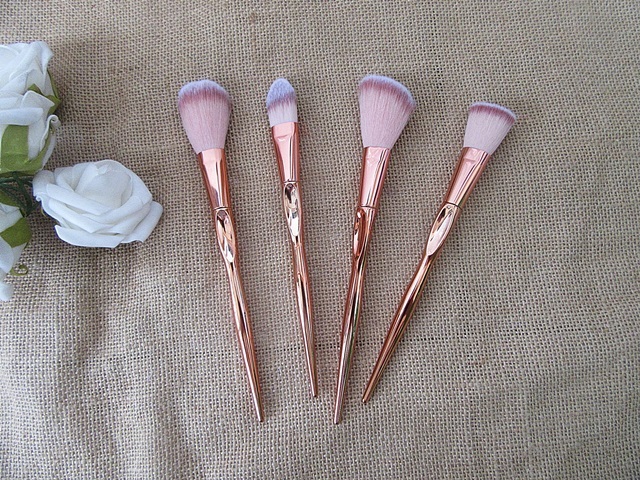 4Pcs Makeup Brushes Eye Shadow Blending Eyeliner Eyelash Brusher 4Pcs Makeup Brushes Eye Shadow Blending Eyeliner Eyelash Brusher