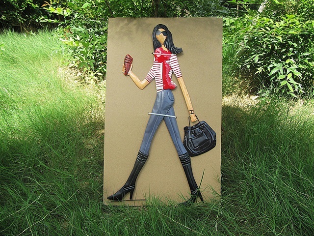 1Pc Wrought Iron Wall Art Hanging Mural Modern Girl Design - Click Image to Close