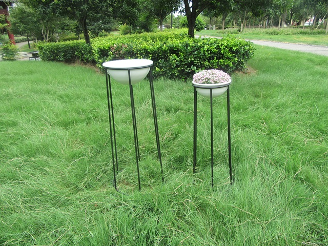 1Set x 2Pcs White & Black Modern Flower Plant Display Stand Hold - Click Image to Close