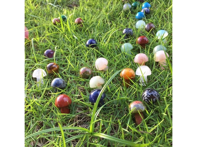 10Pcs Quartz Stones Mushroom Gemstone Healing Decor Pendant Mini