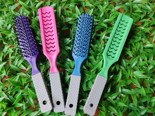60 New Plastic Hairbrush Combs Mixed Color Wholesale - Click Image to Close