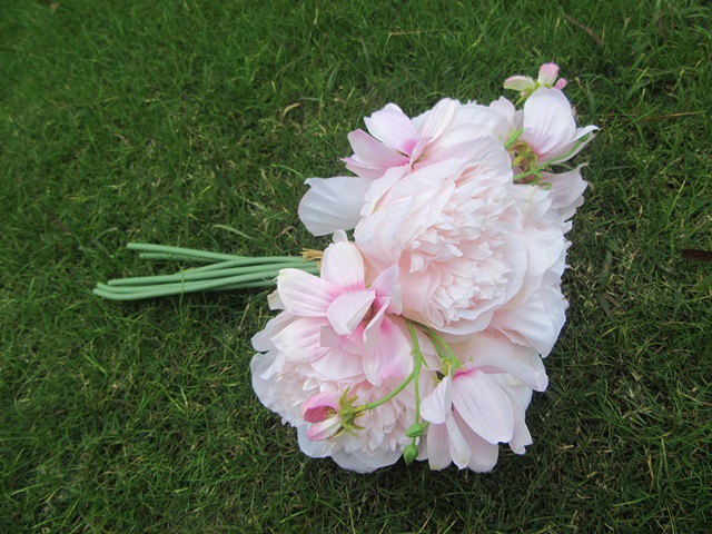 1Bunch x 8Pcs Artificial Silk Flower Peony Bridal Wedding Bouque - Click Image to Close