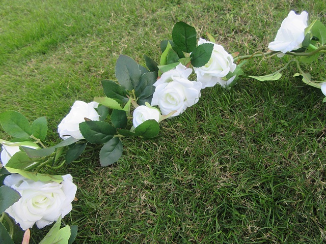 5Pcs Luxurious White Artificial Rose Leaf Garland Vine String De 5Pcs Luxurious White Artificial Rose Leaf Garland Vine String De