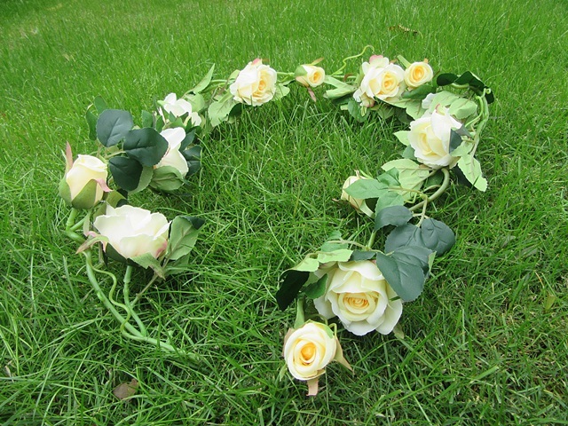 2Pcs Beige 15 Flower Head Artificial Rose Leaf Garland Vine Stri - Click Image to Close