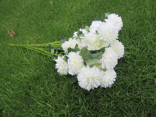 6Pcs White Chrysanthemum Artificial Flower Wedding Bouquet Party - Click Image to Close