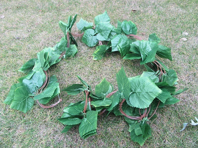 5Pcs Jumbo Grape Leaf Grapevine Garland Wedding Flower Arch - Click Image to Close