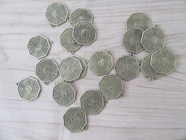 100 Chinese Fengshui Bronze Eight Trigrams Pendants 25mm Dia 100 Chinese Fengshui Bronze Eight Trigrams Pendants 25mm Dia
