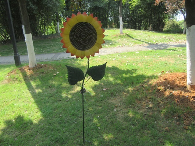 1Pc Decorative Sunflower Garden Statue Flower Yard Stake for Out 1Pc Decorative Sunflower Garden Statue Flower Yard Stake for Out