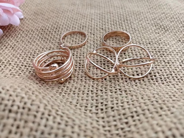 12Packs x 6Pcs Fashion Spiral Ring Stackable Finger Rings 12Packs x 6Pcs Fashion Spiral Ring Stackable Finger Rings