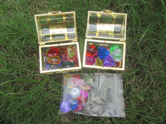 4Sets Pirate Treasure Chest Box with Colorful Gems Pretend Toys 4Sets Pirate Treasure Chest Box with Colorful Gems Pretend Toys