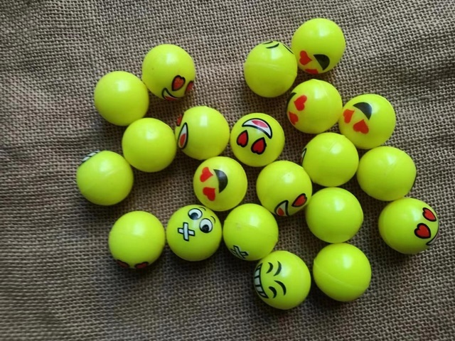 100X Yellow Emoji Smiley Face Rubber Bouncing Balls 30mm - Click Image to Close