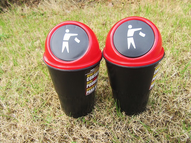 4Pcs ABS Portable Car Trash Garbage Bin Can Model